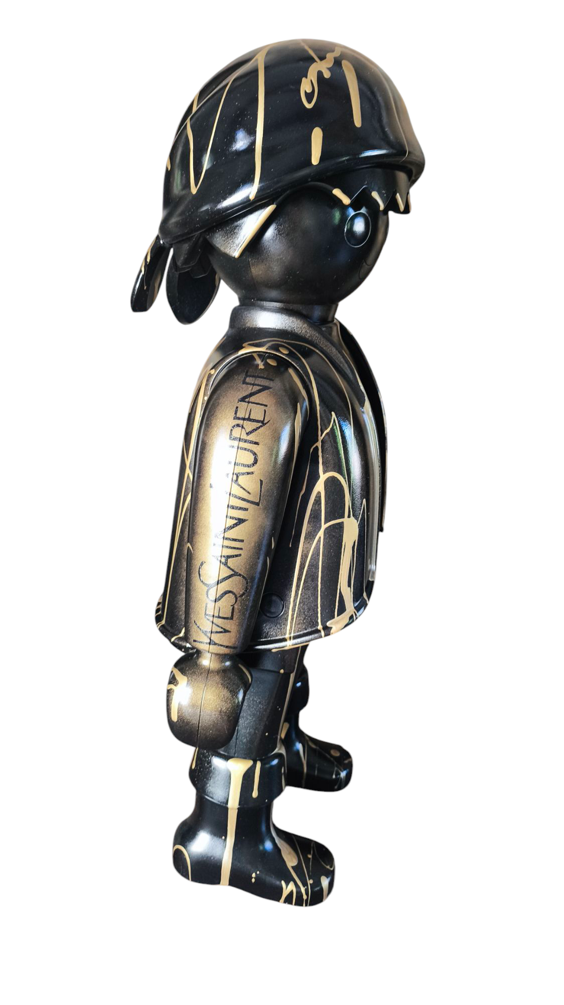 Personnage XXL en hommage à Yves Saint Laurent